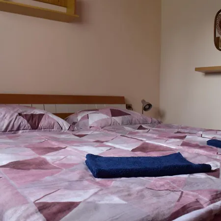 Domcek Anna * Imrikfalva