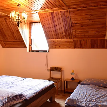 Domcek Anna 度假居 德丁基