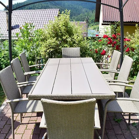 Domcek Anna Nyaraló *